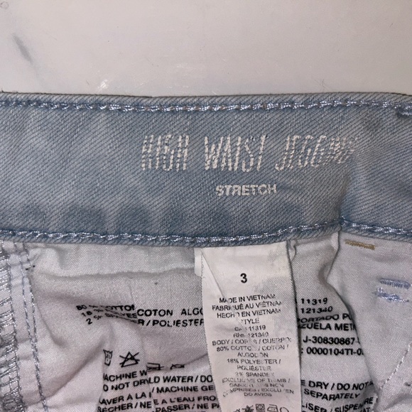 Garage Light Wash Jeans - Picture 4 of 4